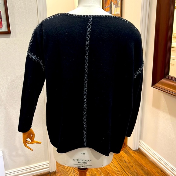 Subtle Luxury Black Cashmere Sweater - Picture 4 of 6